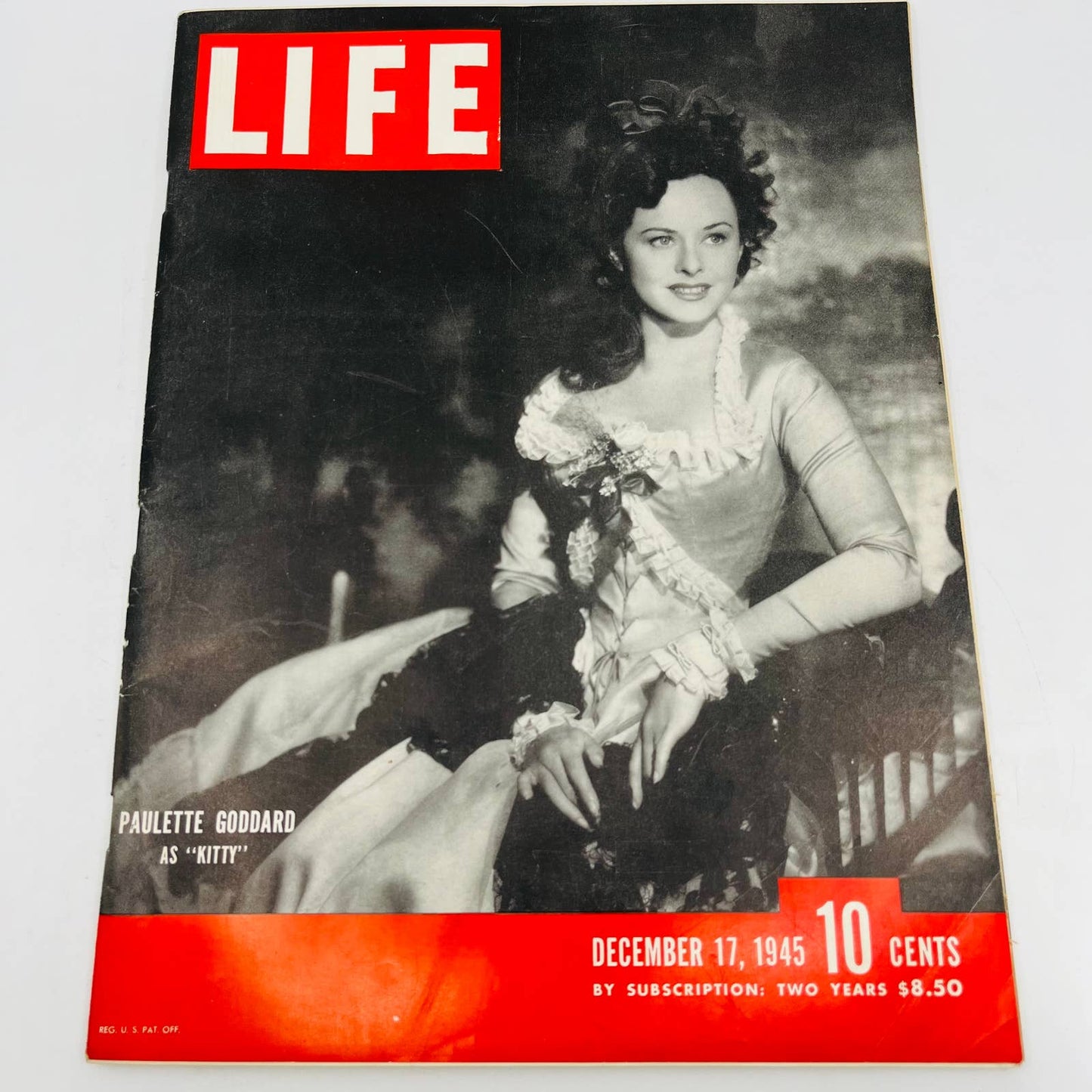 LIFE December 17,1945 Paulette Goddard / Housing Shortage / Russian Navy Reborn