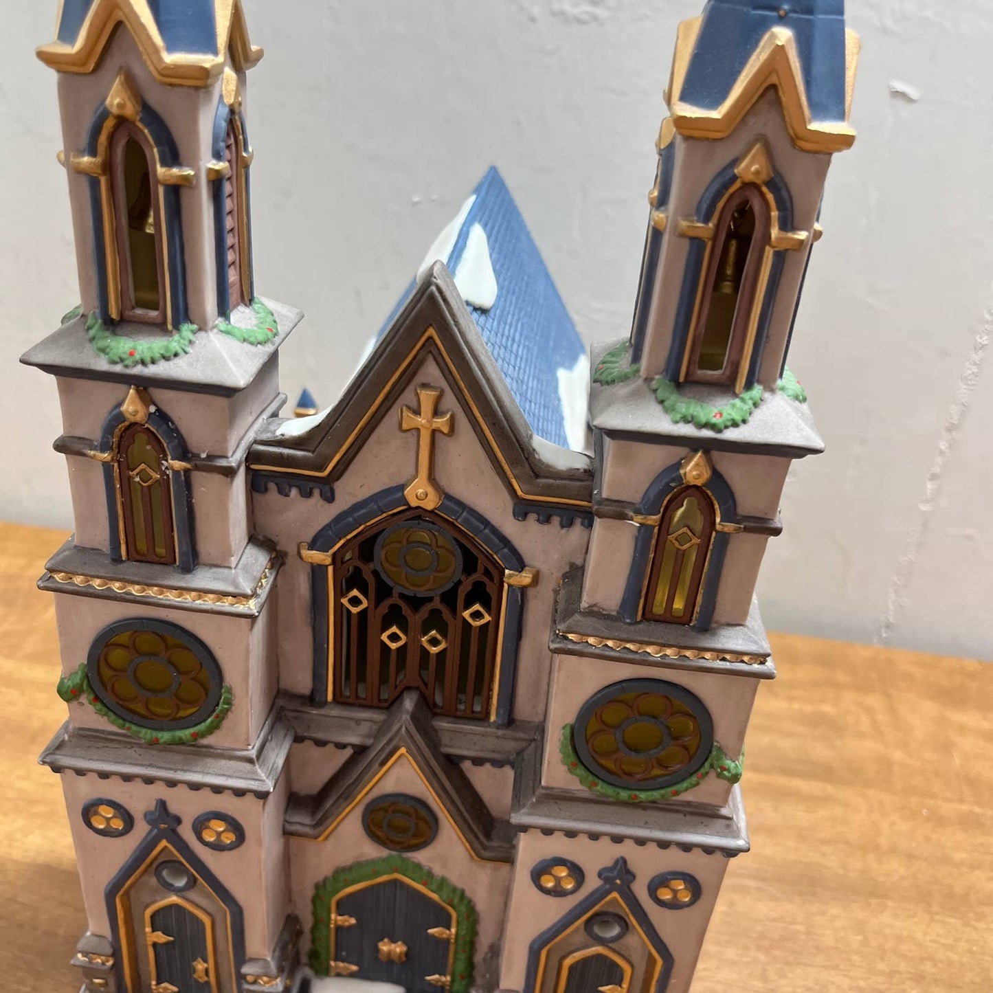Dept 56 Christmas in the City Old Trinity Church #58940 Heritage Village House