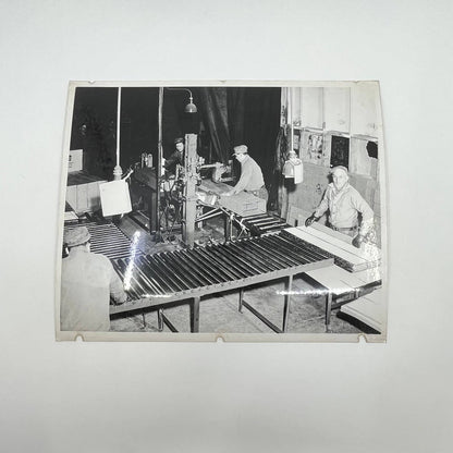 1940s Assembly Line Manufacturing Photo Ruberoid Astro Siding Chicago IL AA7-11