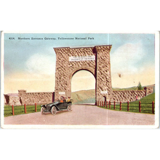 Northern Entrance Gateway Yellowstone Park Original Postcard TK1-P15