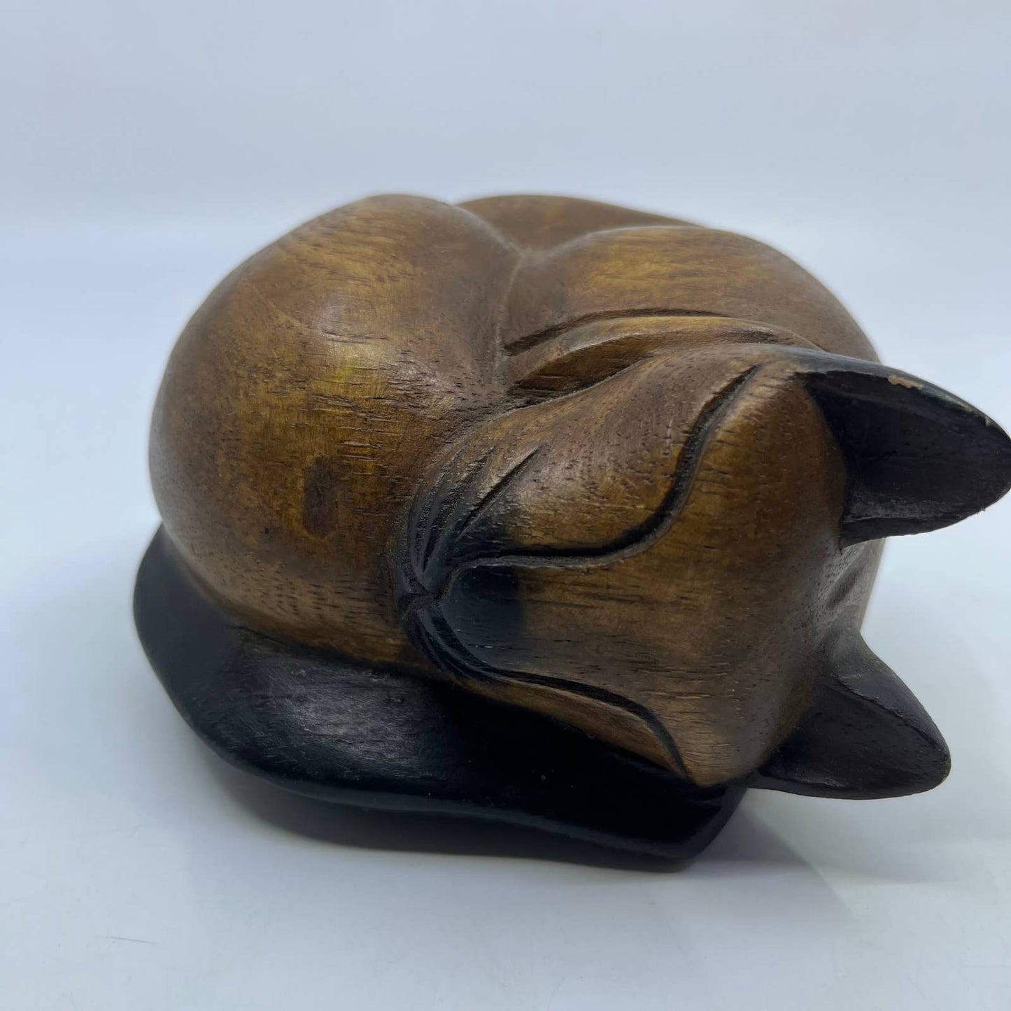 MCM Folk Art Hand Carved Curled Up Sleeping Siamese Cat Wooden Statue ~3x5" TH8