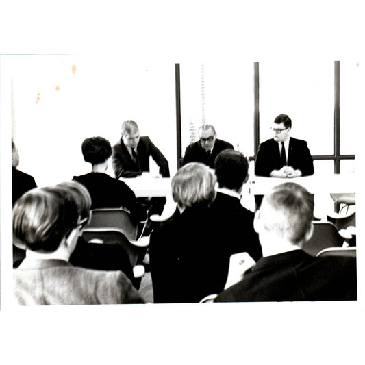 Olavi Munkki Finland Ambassador Yankton College Q&A 1966 Original Photo TK1-P5