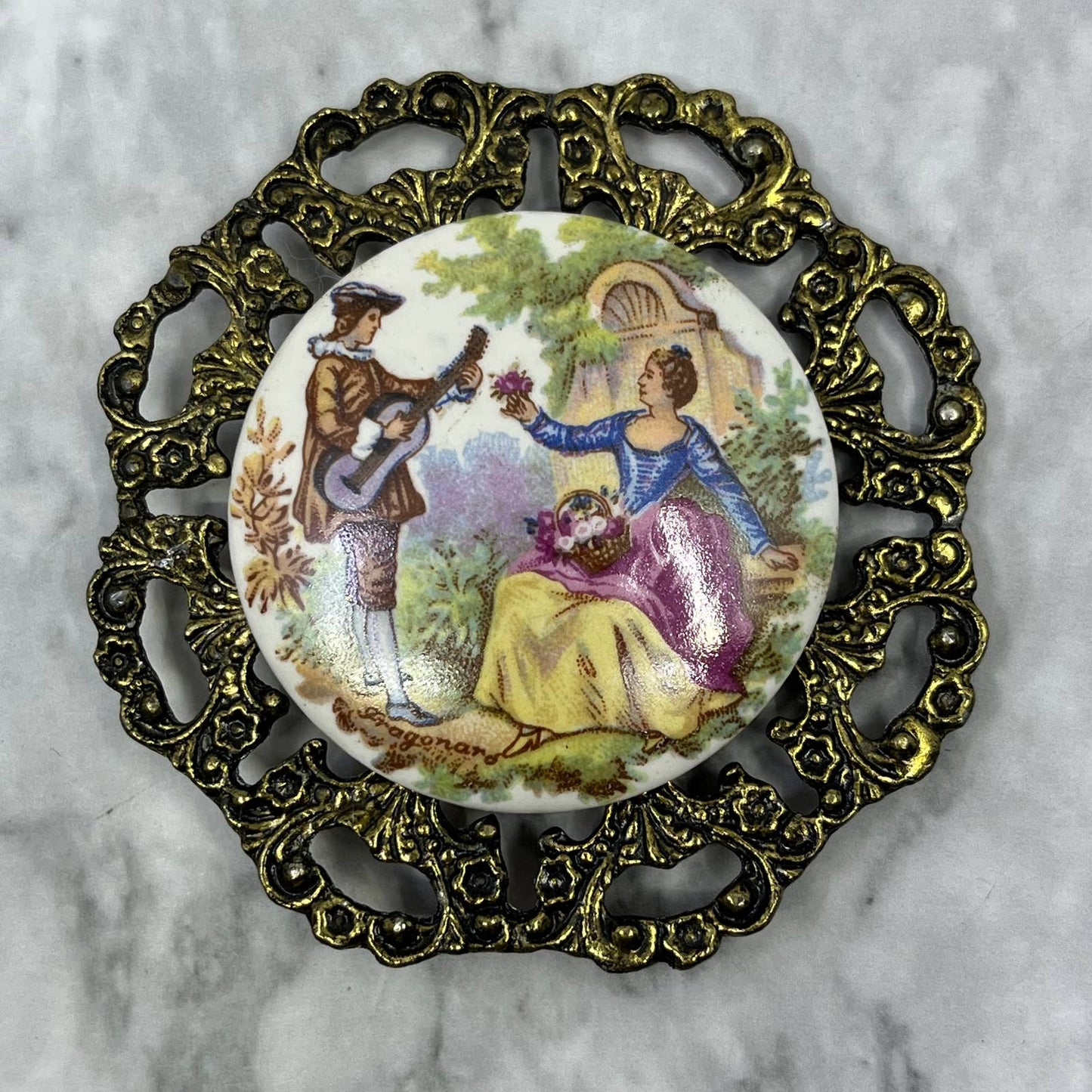 Vintage Fragonard Bard Serenade Filigree Frame Cameo Medallion 2.5” SF1