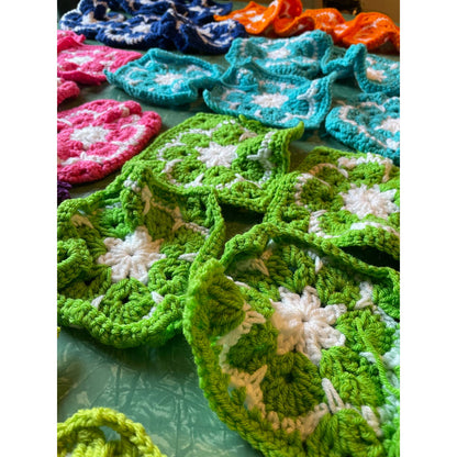 Vintage Crocheted Afghan Blanket Squares Craft Lot (43 Total) TD6