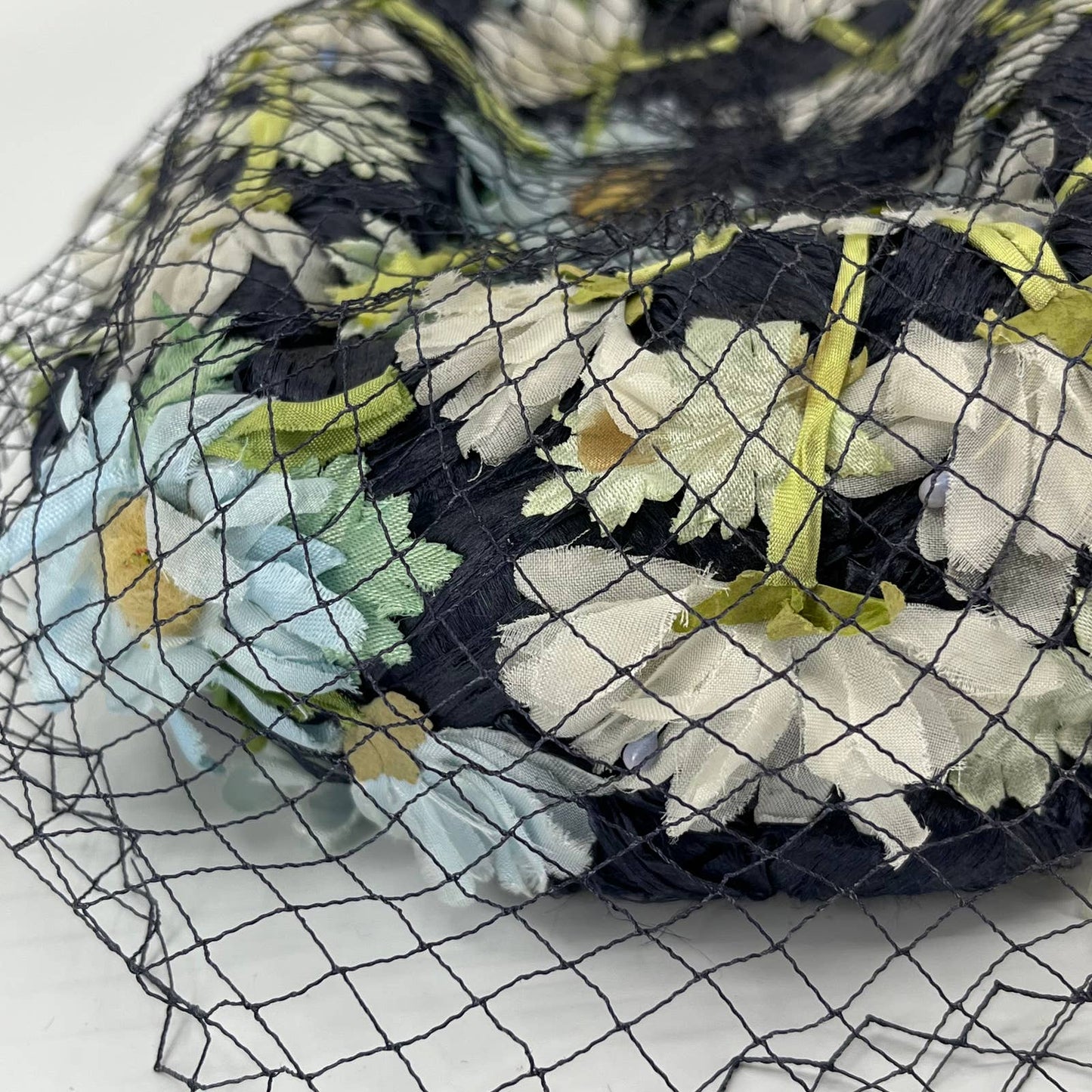 Vintage Woman’s Navy Blue Straw Cocktail Fascinator Pillbox Hat Netting HB1