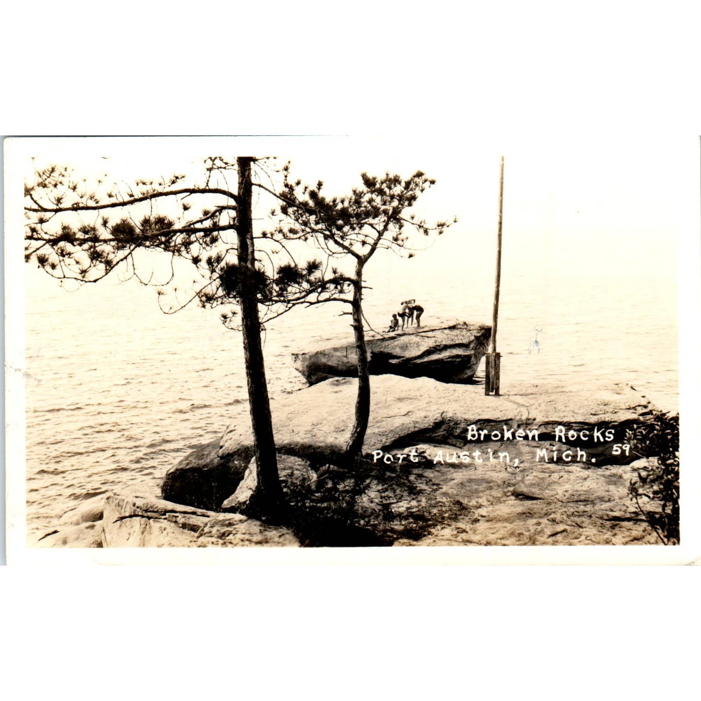 1910 Port Austin Broken Rocks Michigan RPPC Original Postcard TK1-24