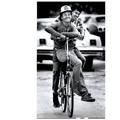 1985 Press Photo Cycling Fernando Brito Roberto Nieves Biking Miami FL 7x9" AD3