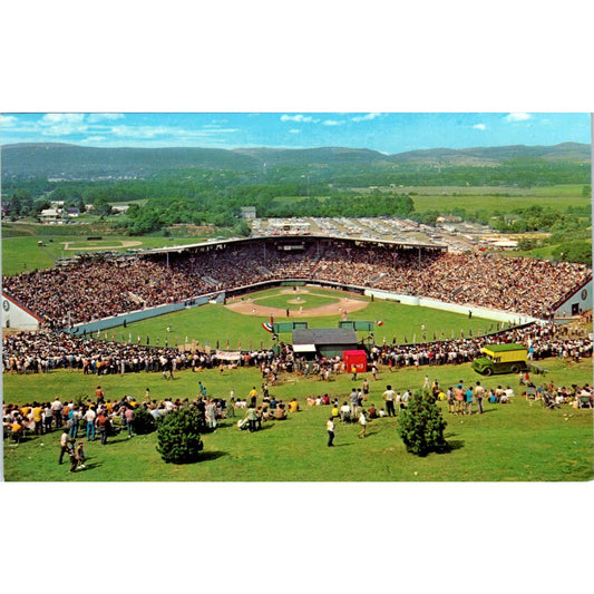 Little League Baseball Howard J. Lamade Field Williamsport PA Postcard TK1-24