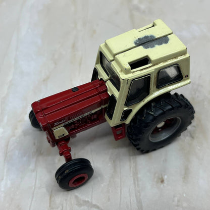 International Harvester 1066 Tractor Red Case IH 1/64 Diecast ERTL TOMY TC5-S2