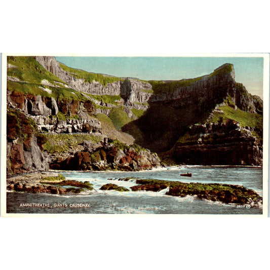 Amphitheatre - Giant's Causeway Original Postcard P1-15