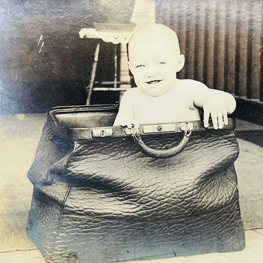 1890s Stereoview Card Victorian Infant Baby in Black Leather Doctor’s Bag SB8