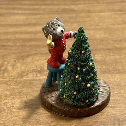 1988 Hallmark Tender Touches Bear Christmas Tree Christmas Decorates World TJ5