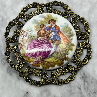 Vintage Fragonard Courting Couple Filigree Frame Cameo Medallion 2.5” SF1-3