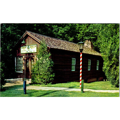 House of Dolls Santa Claus Land Santa Claus IN Original Postcard PB7