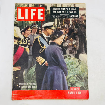 LIFE Magazine March 4, 1957 REUNION IN PORTUGAL Queen Elizabeth Stamps TA8