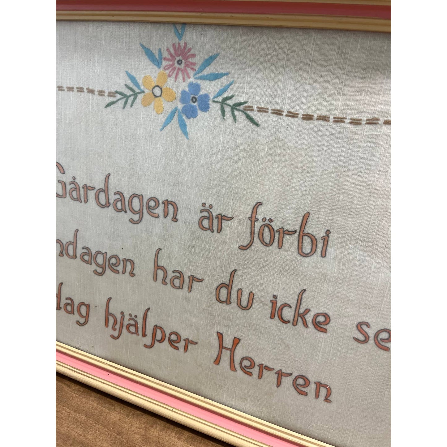 Vtg 1950s Scandinavian Crewel Embroidered  Wall Art On Linen Sweden 26 x 14 GS1