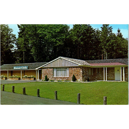 Bowman's Mt. Hood Golf Club Welches Oregon Museum of Dolls Original Postcard PB8