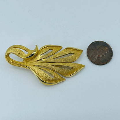 Vintage MCM Open Leaf Textured Brooch Gold Tone SA6