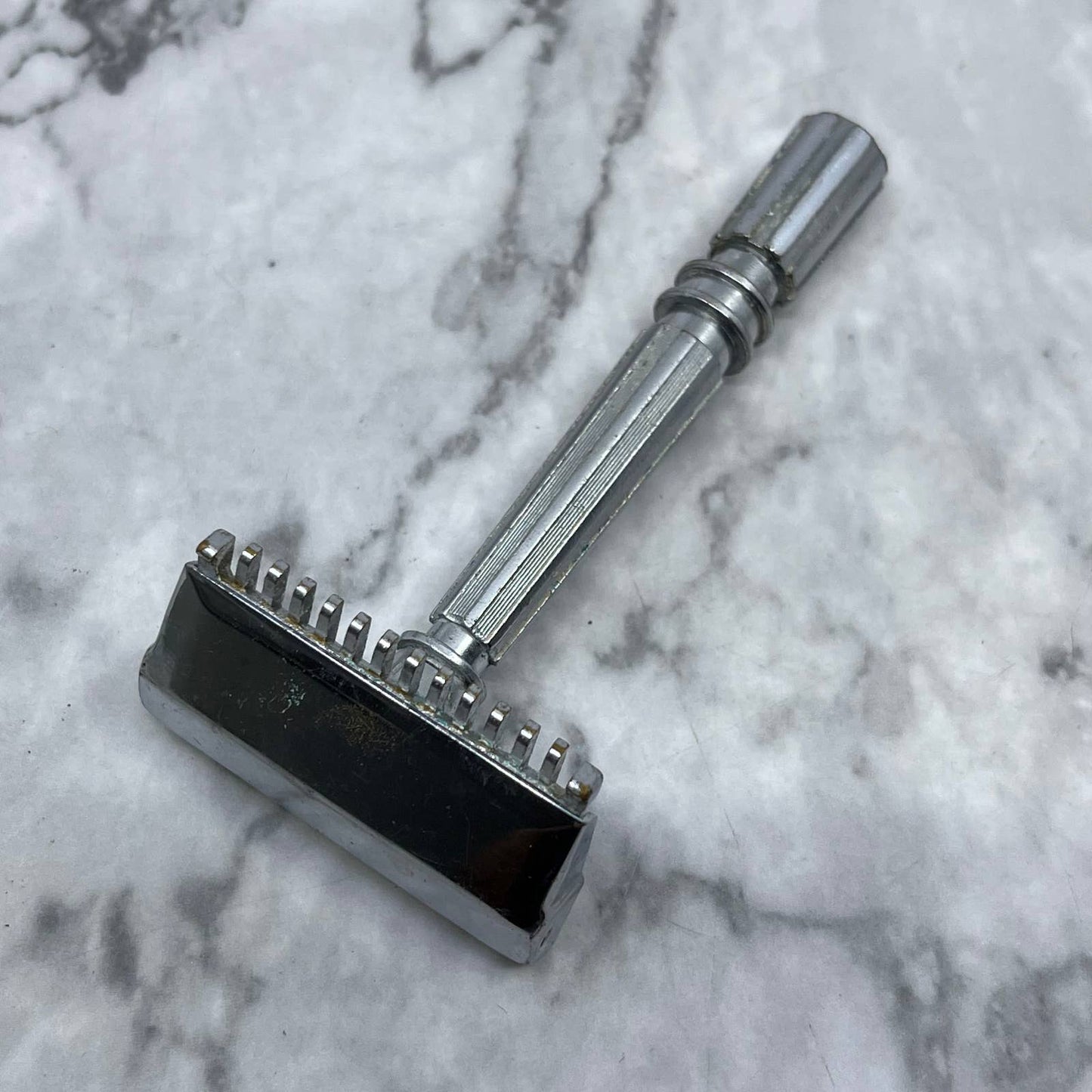 Vintage 1933 GEM Micromatic Open Comb Single Edge TTO Safety Razor SE6-1