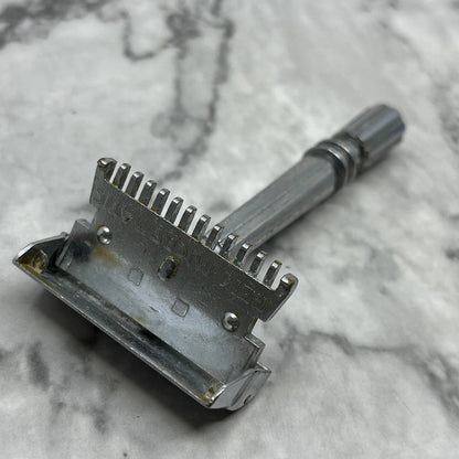 Vintage 1933 GEM Micromatic Open Comb Single Edge TTO Safety Razor SE6-1