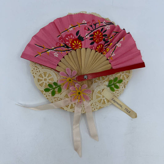 1968 Japanese Sayonara Souvenir Paper Fan Lace Flowers Japan SC4