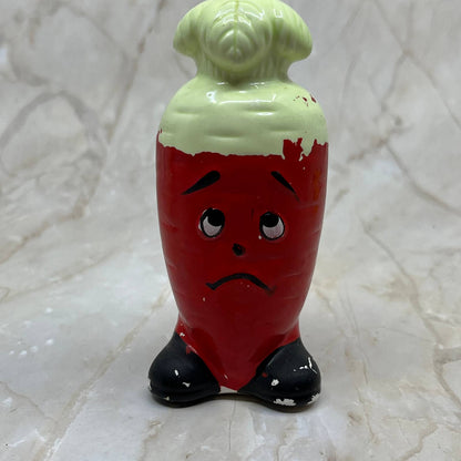 Vintage Carrot Salt and Pepper Shaker Ceramic Japan 4.5” TI7