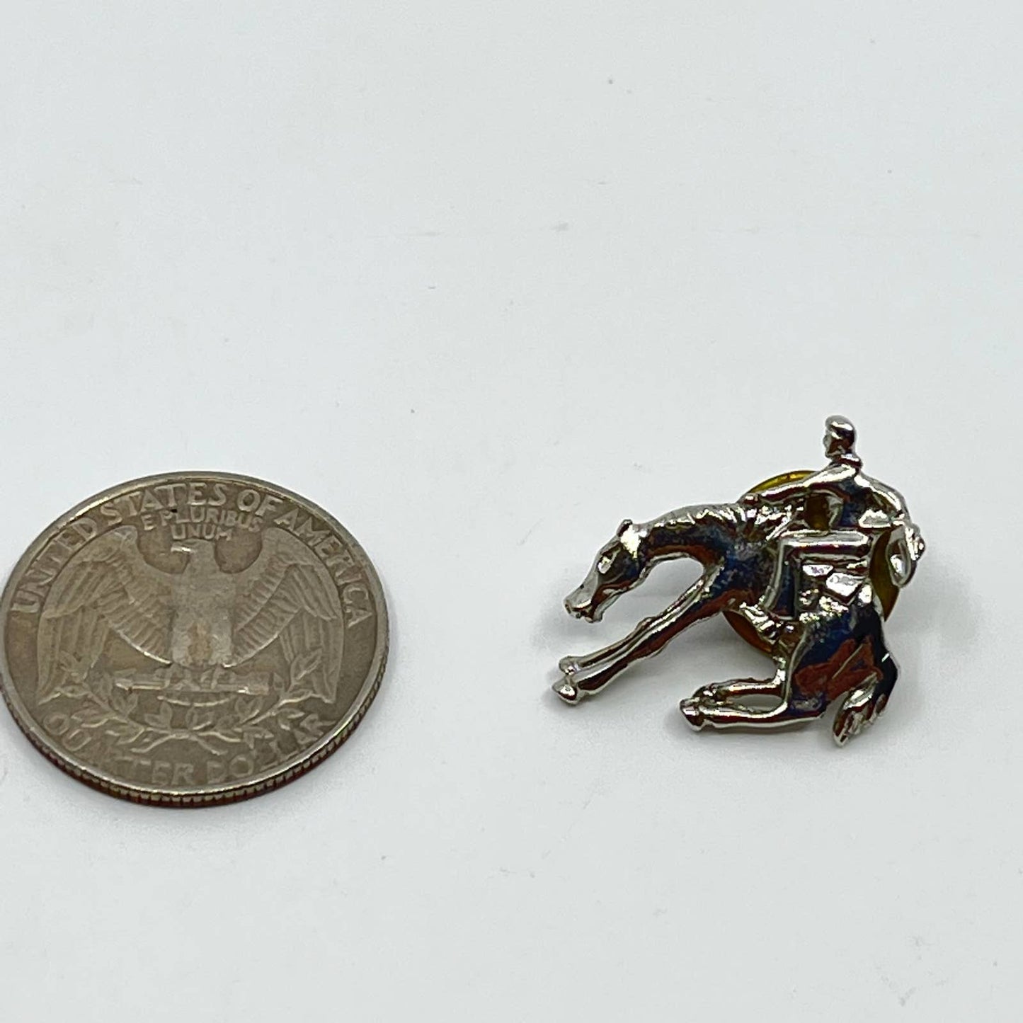 Vintage Western Cowboy Rodeo Mustang Horse Riding Pin Button SC3