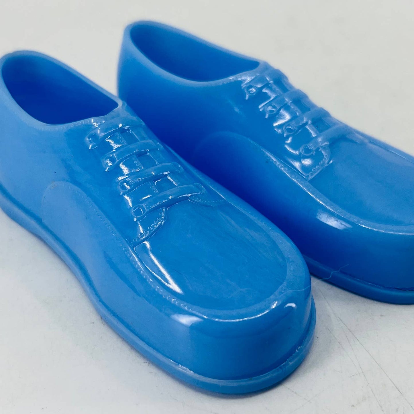 Vintage Set of 2 Blue/Purple Plastic Tennis Shoes for Dolls or Crafts 4” TC4