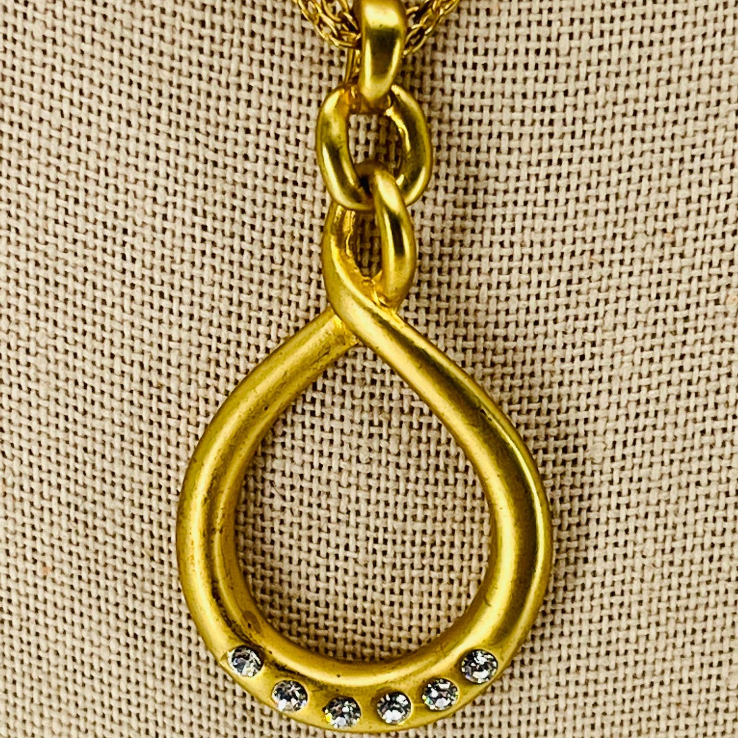 Vintage MCM Gold Tone Teardrop Rhinestone Pendant Necklace SB2