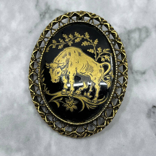 VTG Golden Steer Taurus Bull Zodiac Black Enamel Cameo 1 1/2" Pendant Brooch SE8