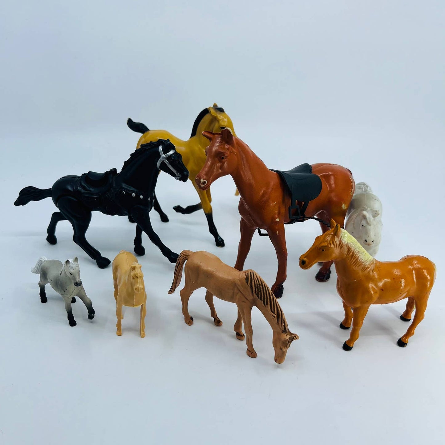 Vintage Toy Horse Figure Figurine LOT OF 9 Various Sizes TE1