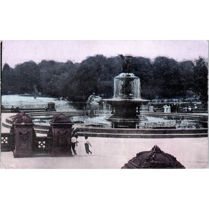 Fountain and Lake Central Park New York c1910 Original Postcard P1-13