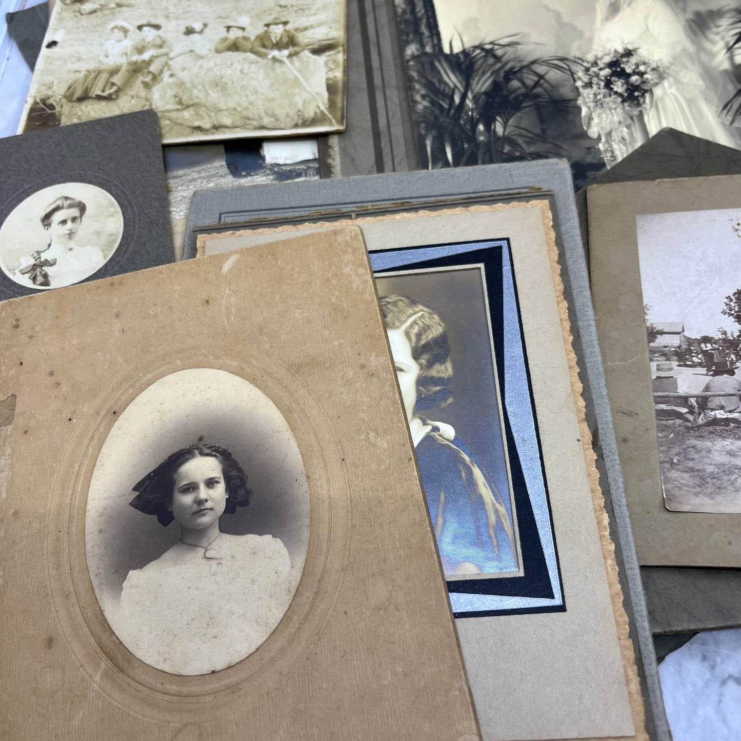 HUGE Lot Hundreds of Antique Photos CDV Cabinet Cards Photo Books 8+ Pounds