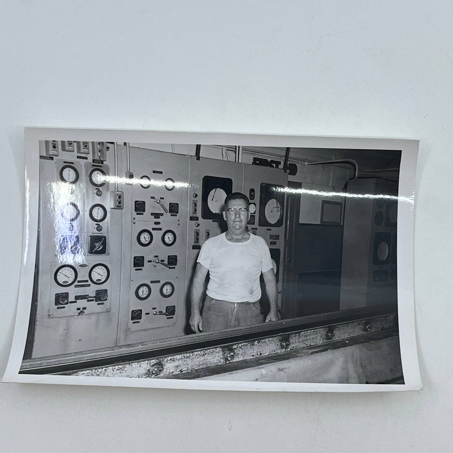 1950s Marinette Wisconsin Industrial Factor Worker & Machines Photo 5x7" AB7