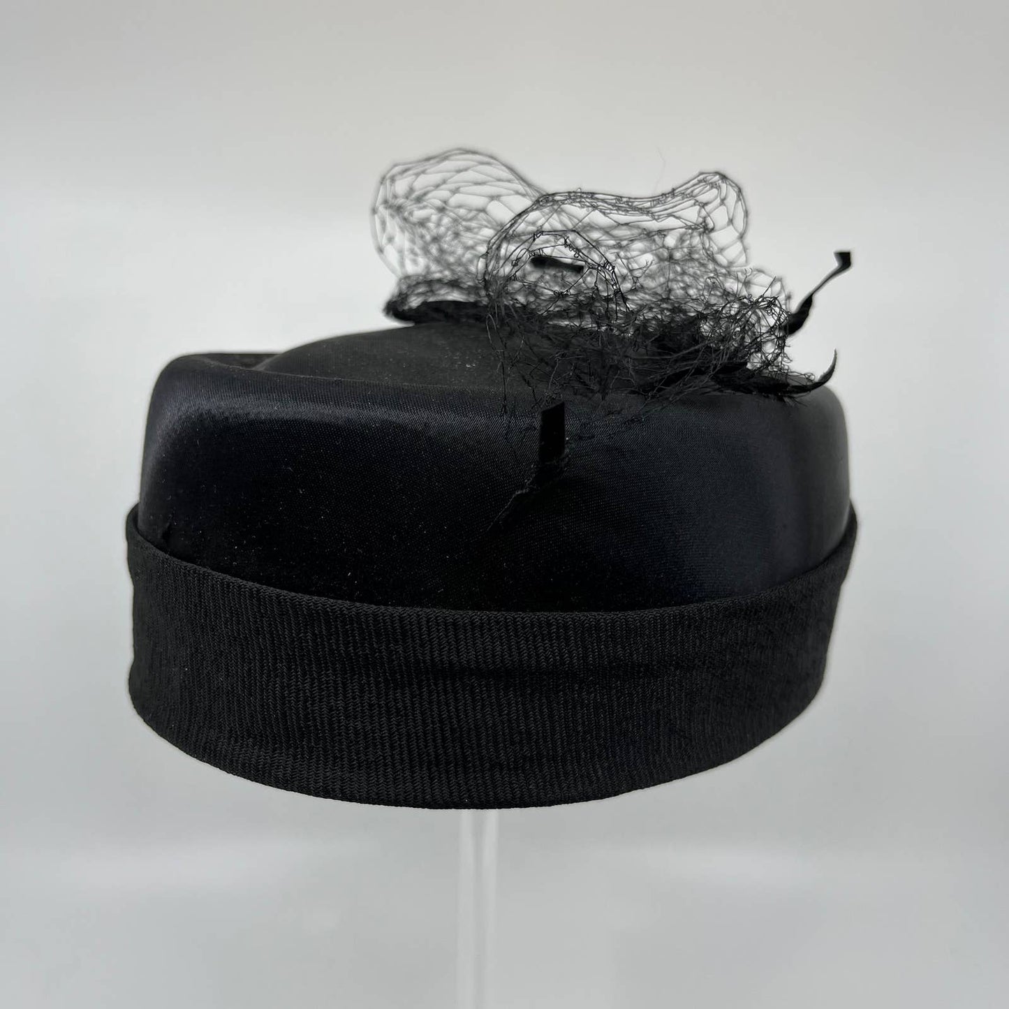 Vintage 1940s Black Pillbox Hat with Netting and Bows HB1