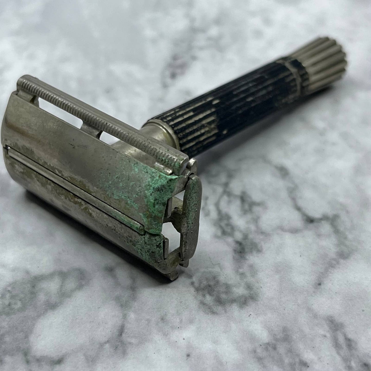 1960s V4 Gillette Vintage Safety Razor SE9