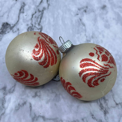2 Cream White and Red Demask Shiny Brite Vintage Christmas Glass Ornaments TJ9