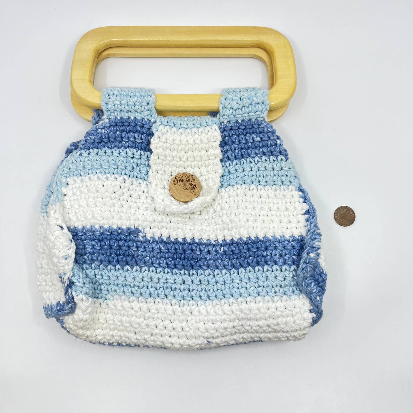 Vintage Handmade Crocheted Beach Purse Handbag Wood Handle 9” TC6