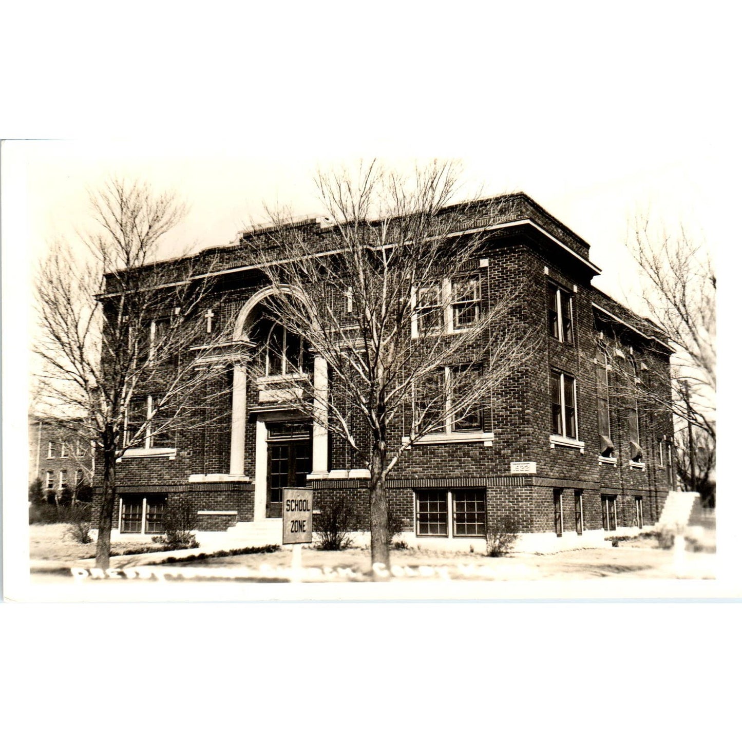 Presbyterian Church Colby Kansas Original Postcard TJ9-P3