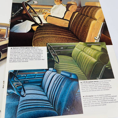 1975 Ford LTD Dealer Sales Brochure Full Color Pictures Fold Out Catalog BA3