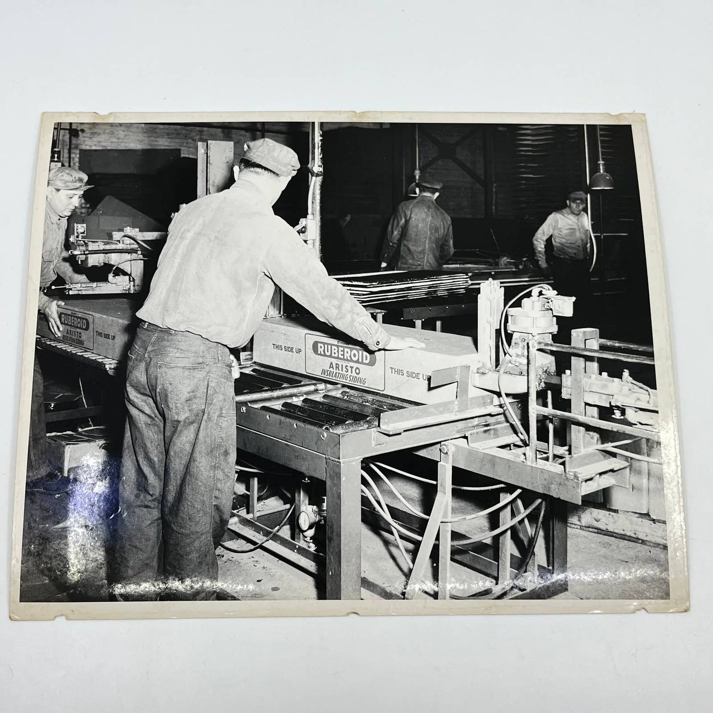 1940s Assembly Line Manufacturing Photo Ruberoid Astro Siding Chicago IL AA7-10