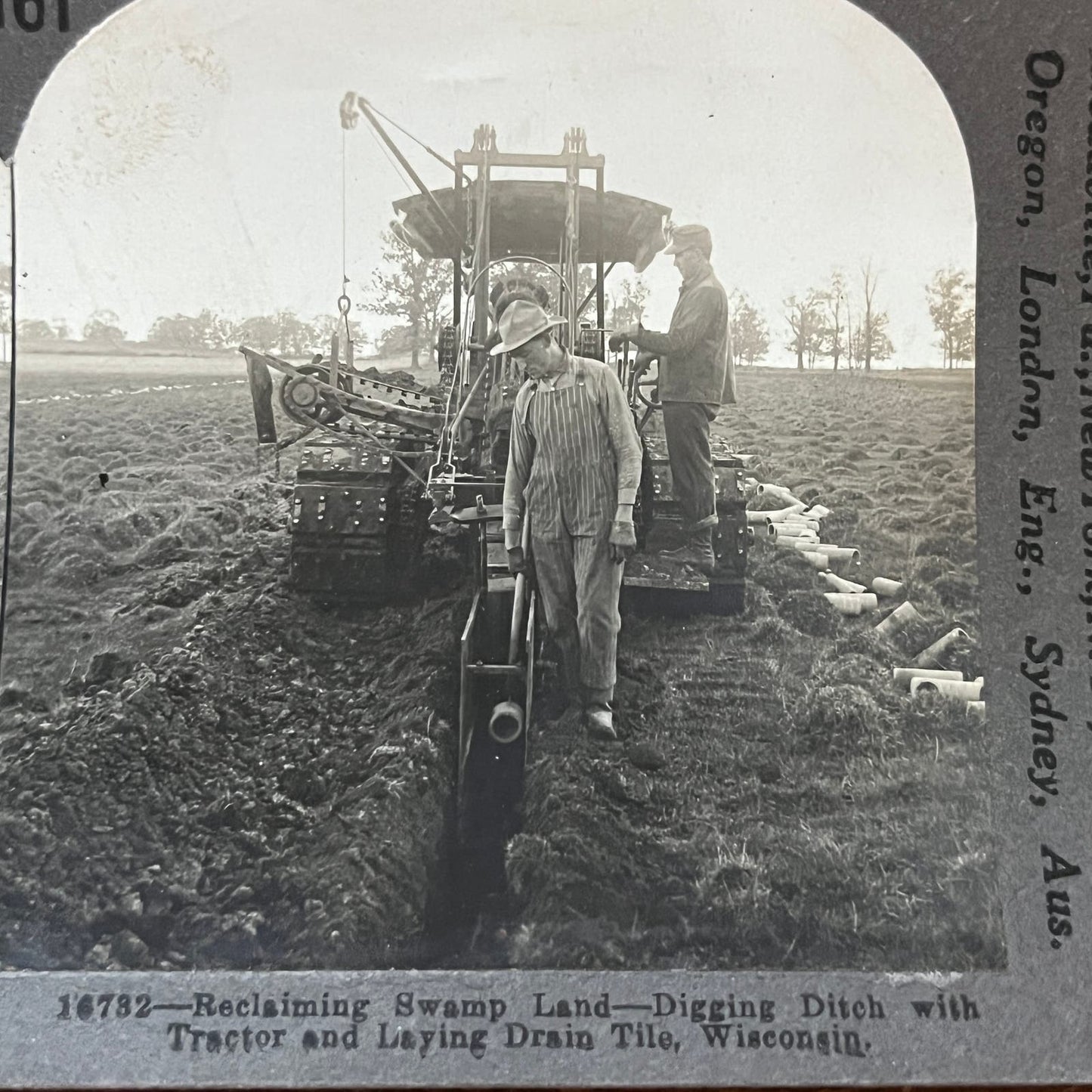 Tractor Digging Ditch Laying Drain Tile Wisconsin Antique Stereoview Card TJ9-V1
