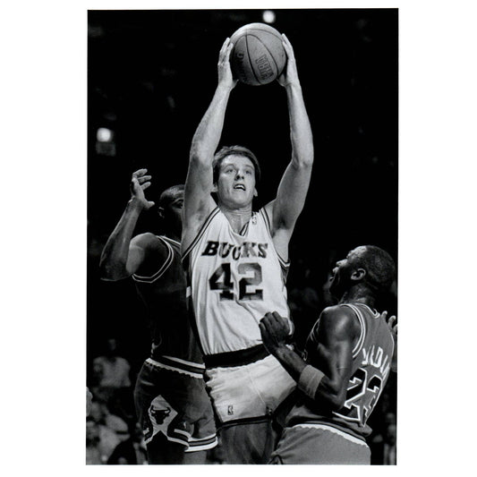 1988 Press Photo Basketball NBA Milwaukee Bucks Larry Krystkowiak 8x10" AD3