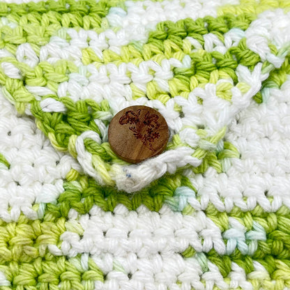 Vintage Handmade Green Crocheted Beach Purse Handbag Wood Handle 9” TC6