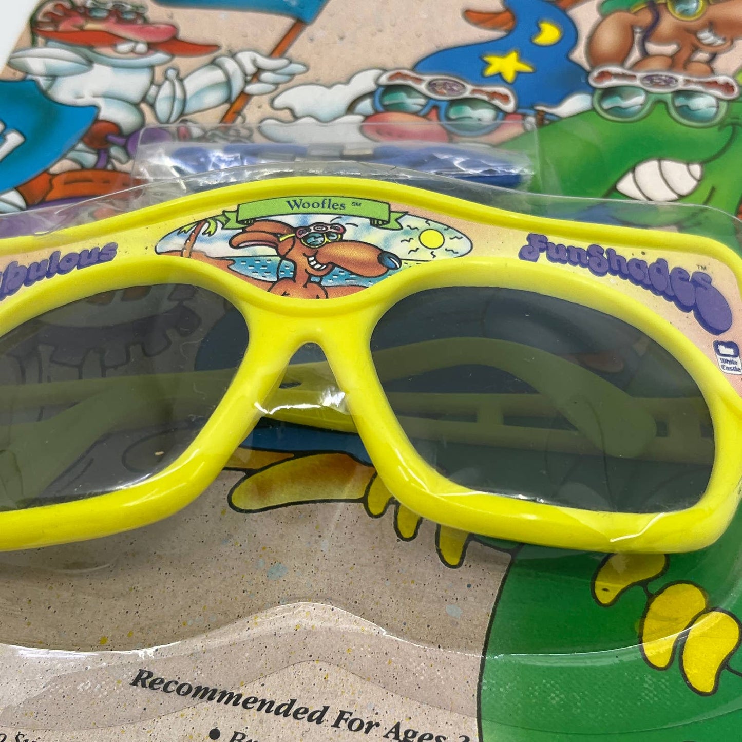White Castle Restaurant Kid’s Meal Yellow Woofles FunShades SEALED NOS TI4