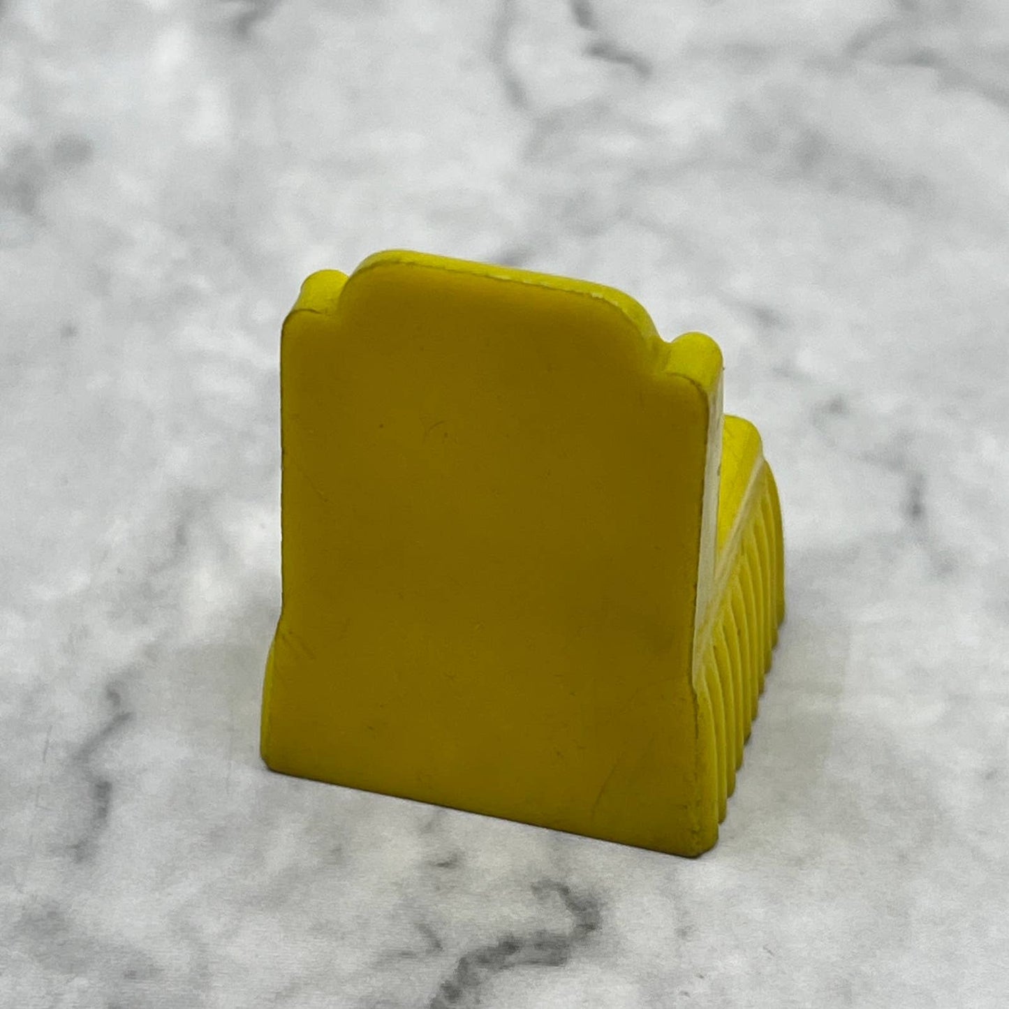 Vintage MARX Yellow Plastic Dollhouse Furniture Living Room Easy Chair 1.25” SE7