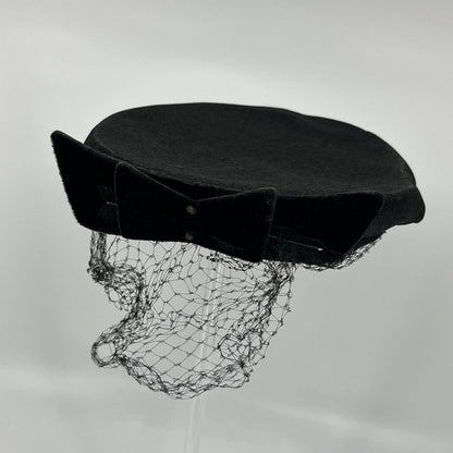 Vintage 1940s Black Clip In Pillbox Hat with Veil and Velvet Bow HB1