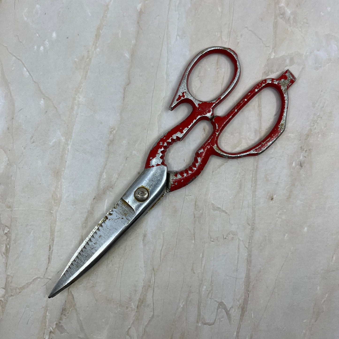 Kitchen Utility Shear Scissors Bottle Opener Cast Metal Red Handle 7.5” TE5-S2-1
