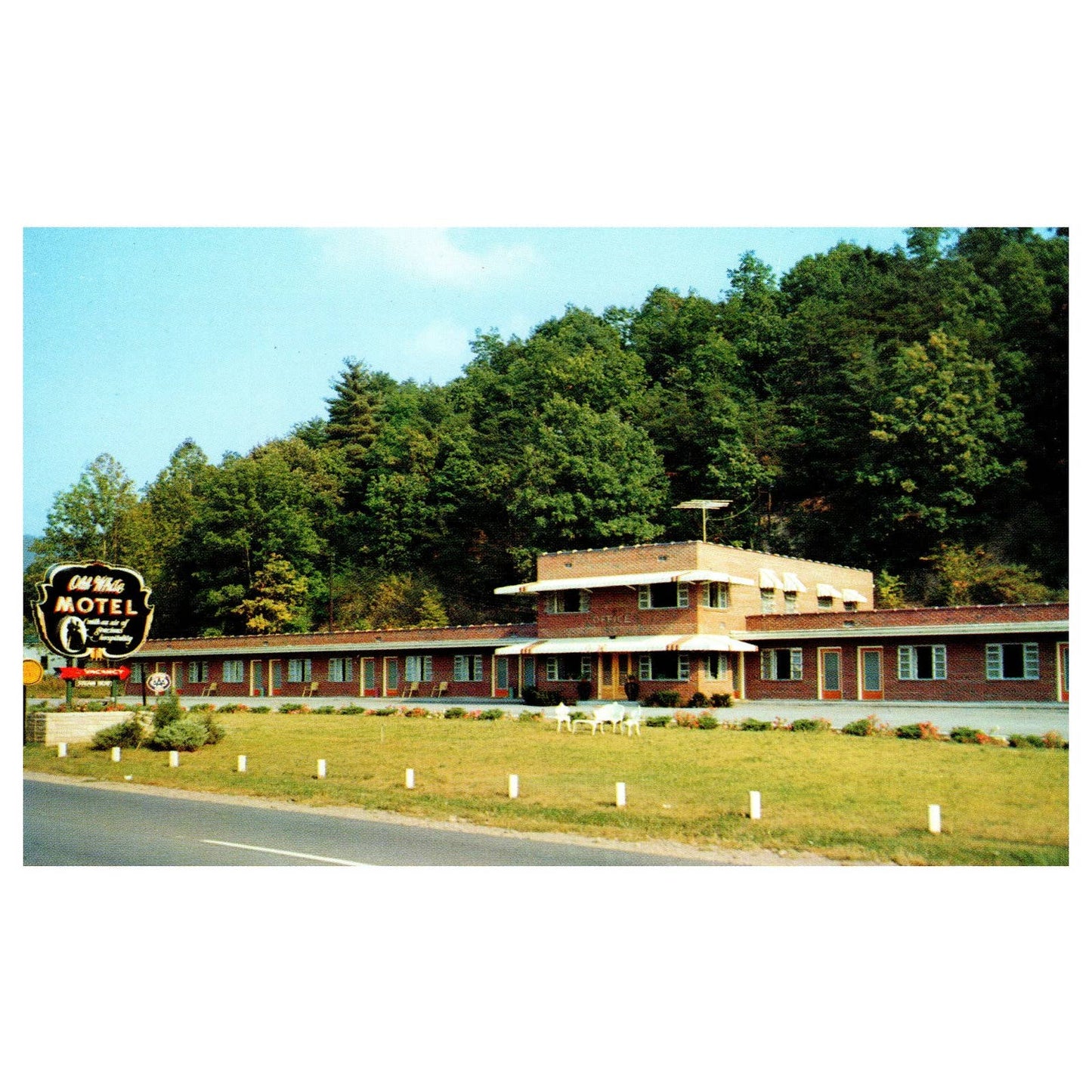 Vintage Postcard - Old White Motel White Sulphur Springs West Virginia AD9