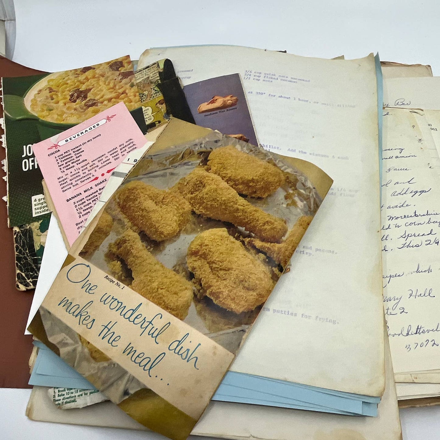 1950s-60s Huge Scrapbook Collection of Clipped, Typed & Handwritten Recipes TG6